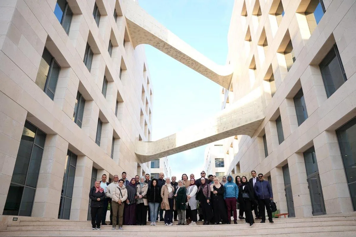 Action for Cool Cities- Pathways for carbon reduction in buildings and improvement of outdoor thermal comfort